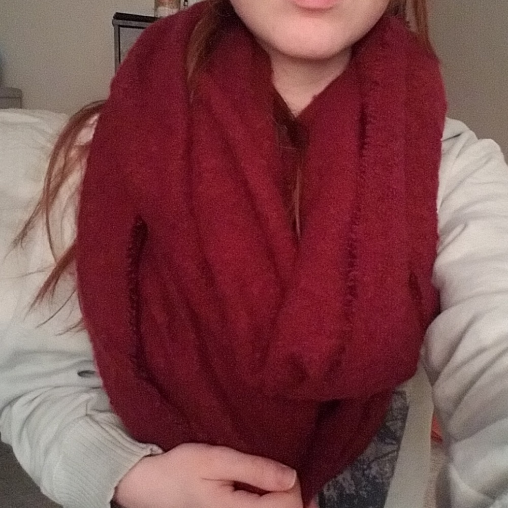 Maroon infinity scarf
